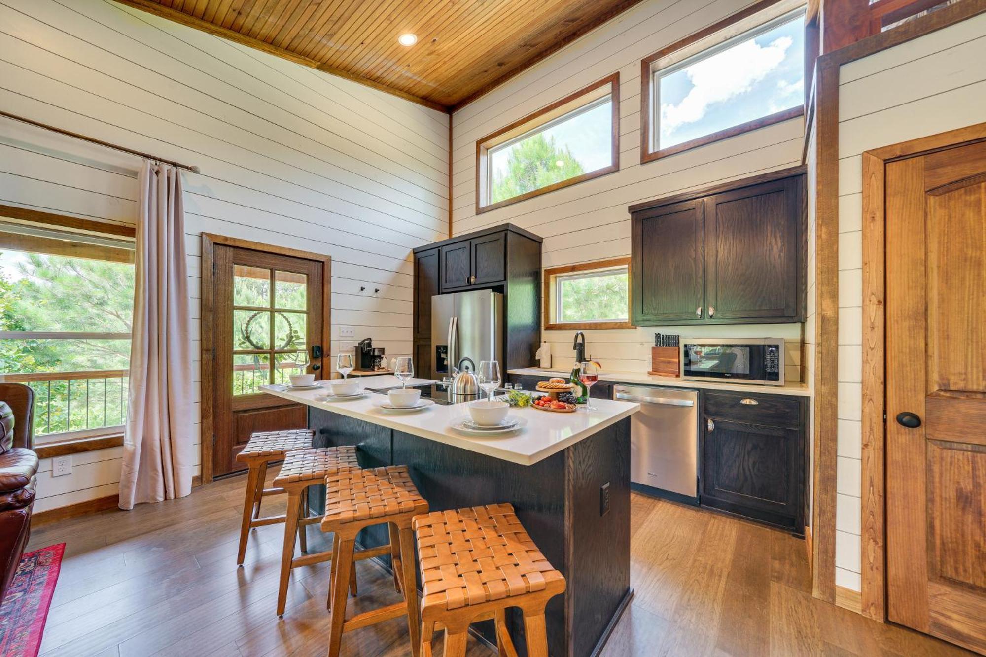 Tree-Lined Broken Bow Studio With Private Hot Tub! Dış mekan fotoğraf